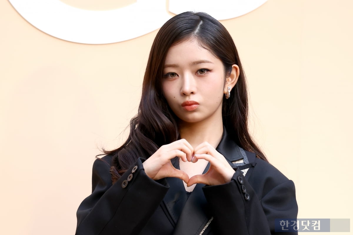 [포토] 아이브 레이, '등장만으로 눈길 사로잡는 예쁨'