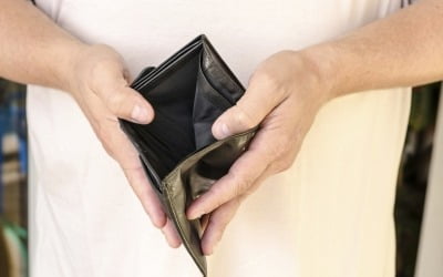 직원 월급 반토막 난 '부산의료원'…코로나19 때문?