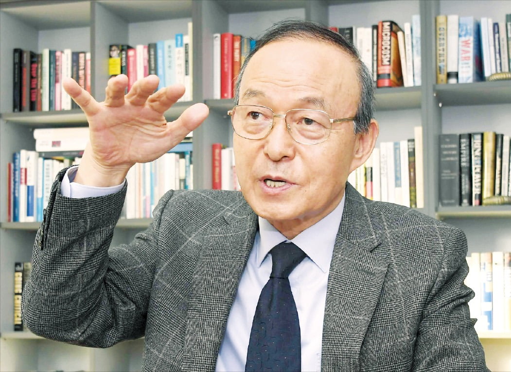 송민순 전 외교장관 "한반도 비핵화 불가능…정상적 이웃 돼야"