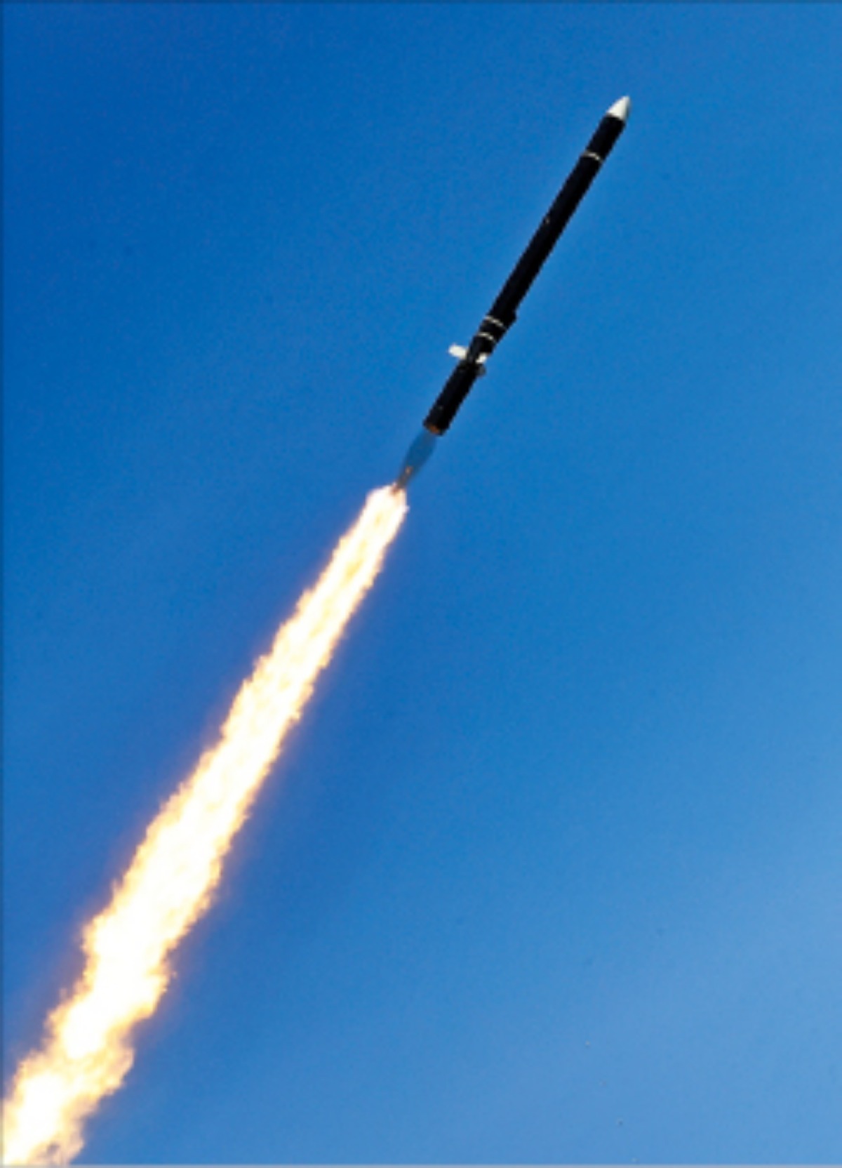 北, 美 만남 제의엔 응답 없더니…"어제 순항미사일 시험 발사"