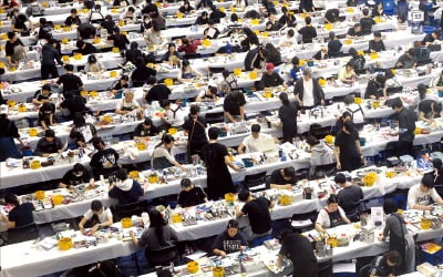 [사진으로 보는 세상] "꿈을 향해"…미술 실기 치르는 수험생들