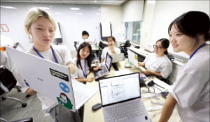 LG가 ﻿코딩 역량을 갖춘 ﻿청년을 대상으로 연 ‘LG 에이머스 해커톤’ 교육과정﻿. ﻿    LG 제공