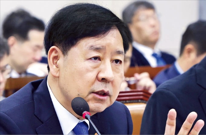 구윤철 "부동산 대책, 세제는 최후의 수단"