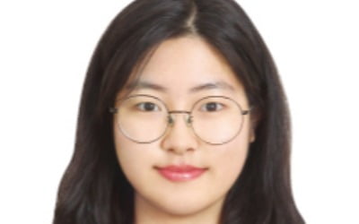 [생글기자 코너] 인형 뽑기 인기, 경제위기 징조일까?