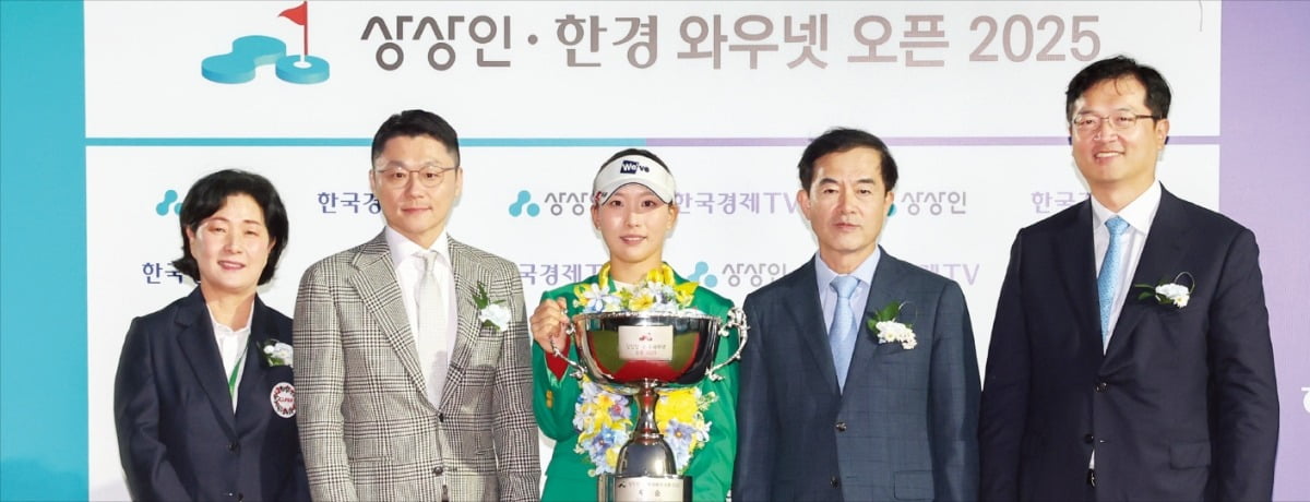 [포토] 그린재킷 입은 이율린 