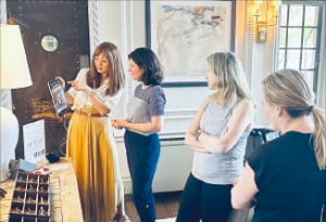 리더십 모임에서 브리즘을 소개하는 필자.  콥틱 제공
