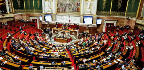 예산 논의를 진행 중인 프랑스 의회의 모습. AFP연합뉴스