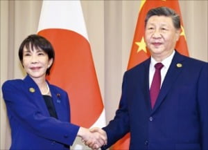 시진핑 "日 침략의 역사 반성해야"…다카이치 "동중국해·홍콩인권 우려"