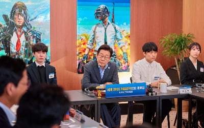 이 대통령 "게임산업, '4대 중독' 규제로 중국에 추월 당해"