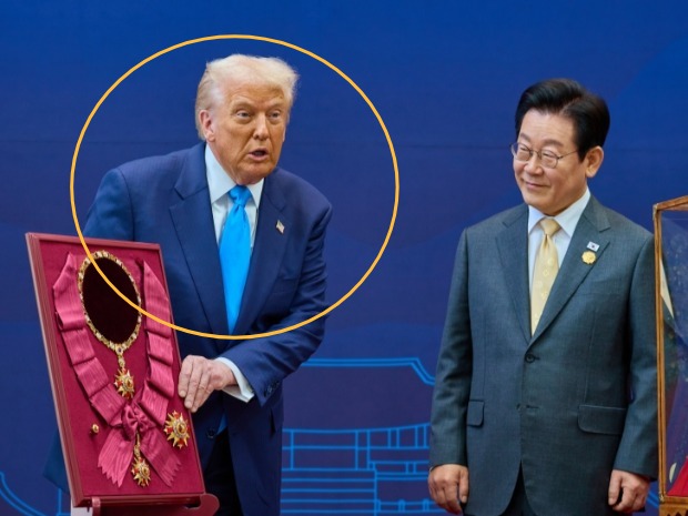 "파란 넥타이 반갑네"…與 지지층, 트럼프 패션에 환호 [이슈+]