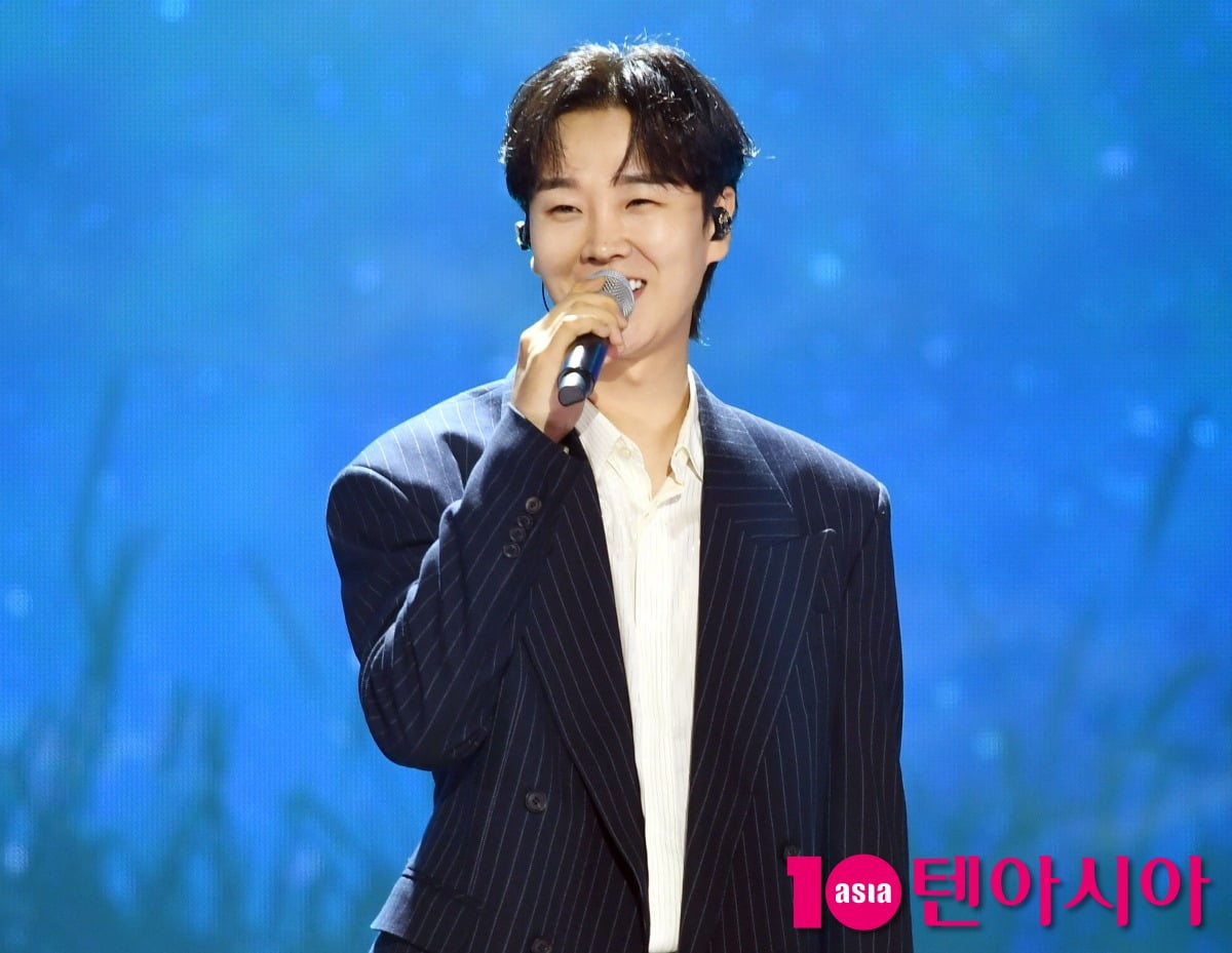 雨の日に感性デュエットを歌いたい男性トロット歌手1位にソン・ミンジュンが選ばれる