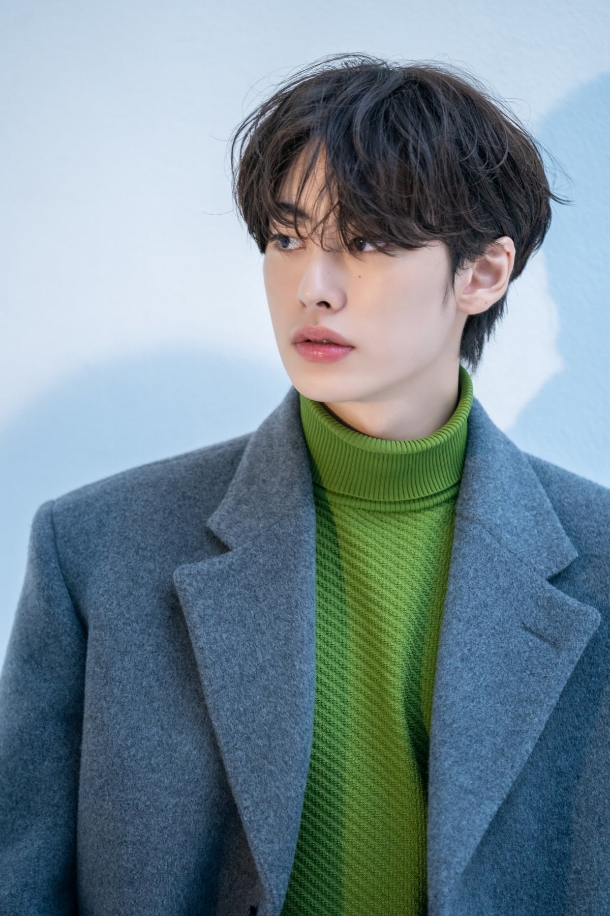 Rising Star Lee Won-jung Reflects on His Journey and Upcoming Drama 'A Hundred Memories'