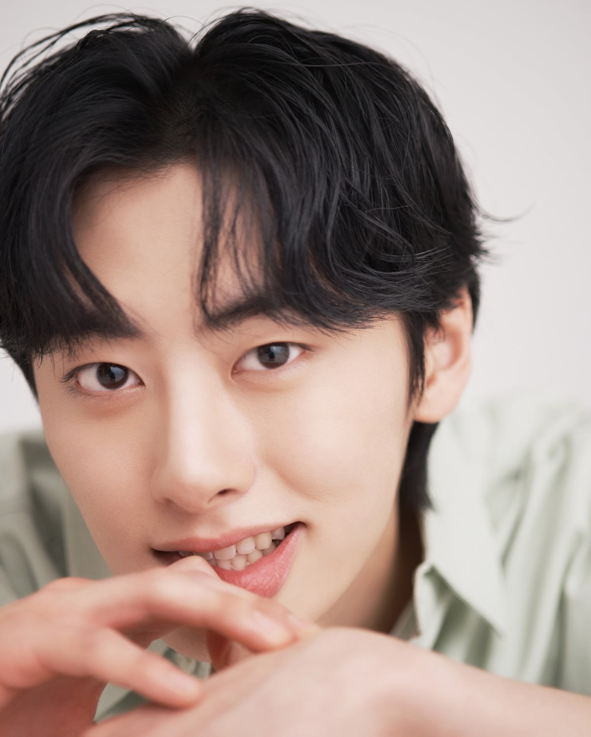 Rising Star Lee Won-jung: Transformative Roles and Dedication to Craft