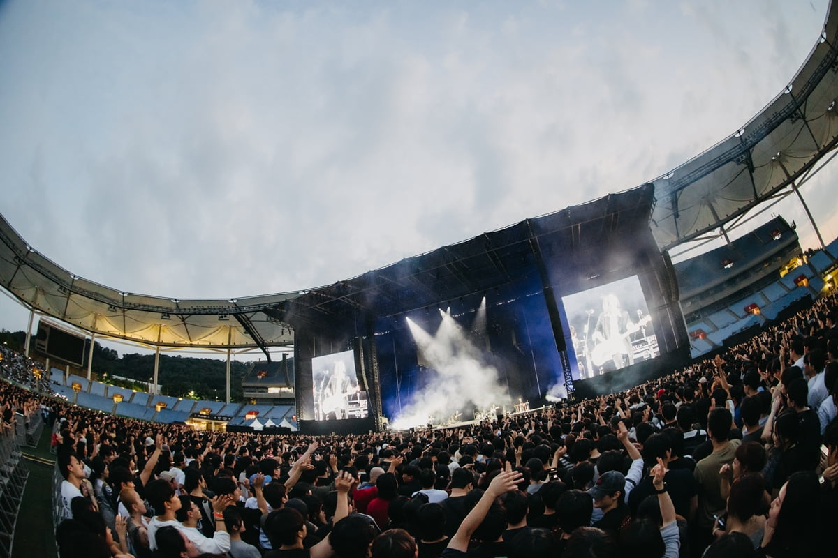 Xdinary Heroes Open for MUSE in Korea, Showcasing Their Rock Prowess