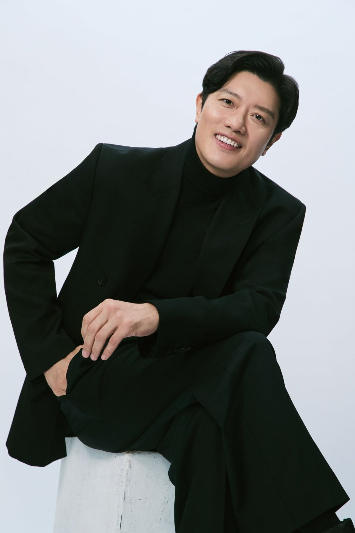 Park Hee-soon Shines in 'No Choice' with Director Park Chan-wook