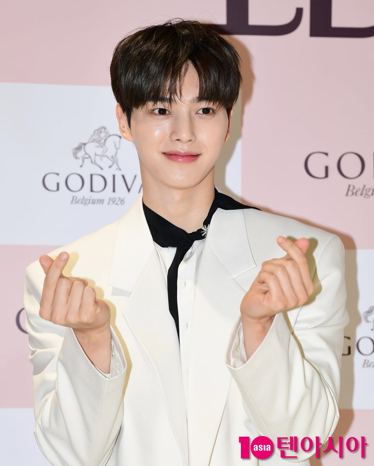 Song Kang Returns from Military Service: A Crucial Comeback for the Rising Star