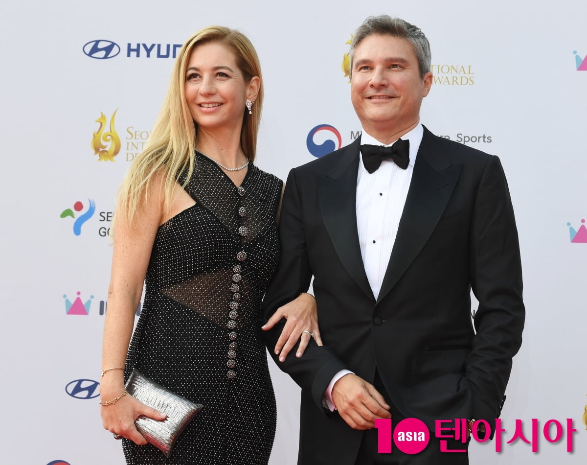 Umut Aral and Selin Persentili Aral Grace the Red Carpet at Seoul Drama Awards 2025