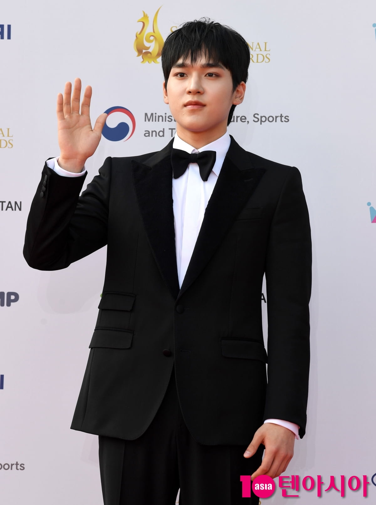 Actor Moon Seong-hyun Graces the Red Carpet at the Seoul Drama Awards 2025
