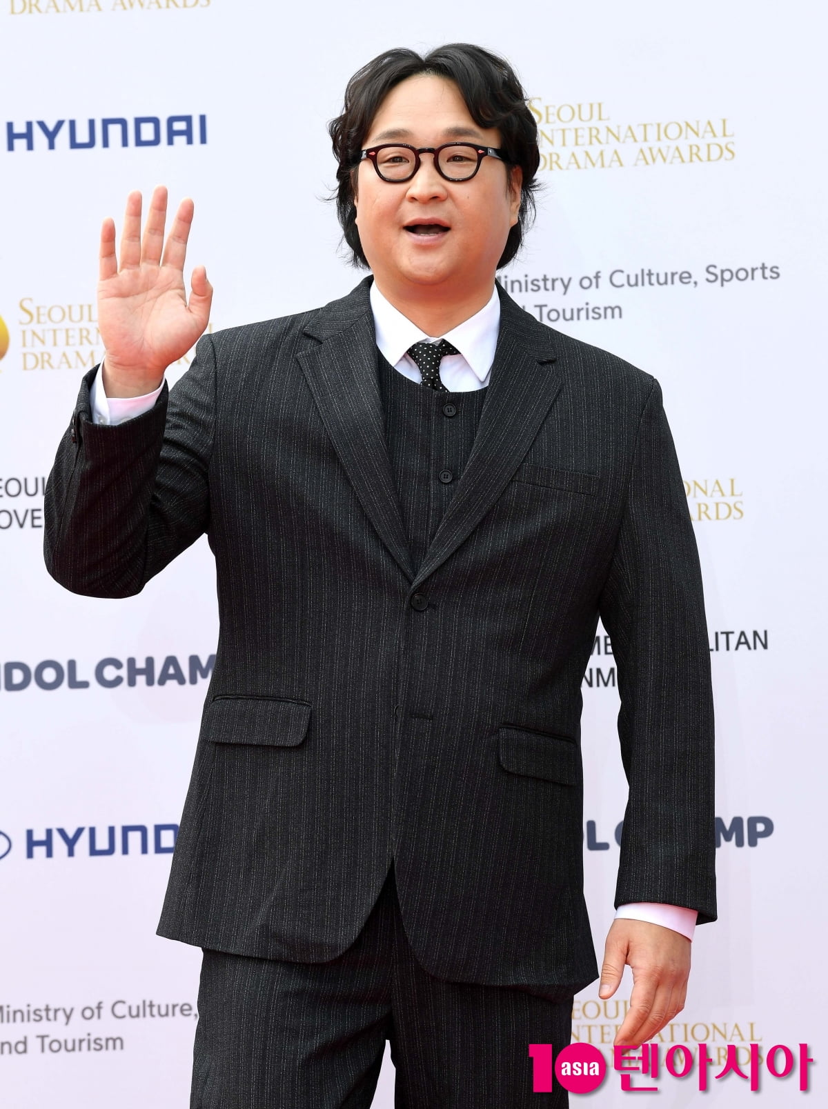 Actor Koo Sung-hwan Graces the Red Carpet at the Seoul Drama Awards 2025