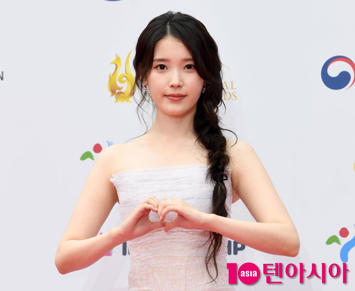 IU Shines on the Red Carpet at the Seoul Drama Awards 2025