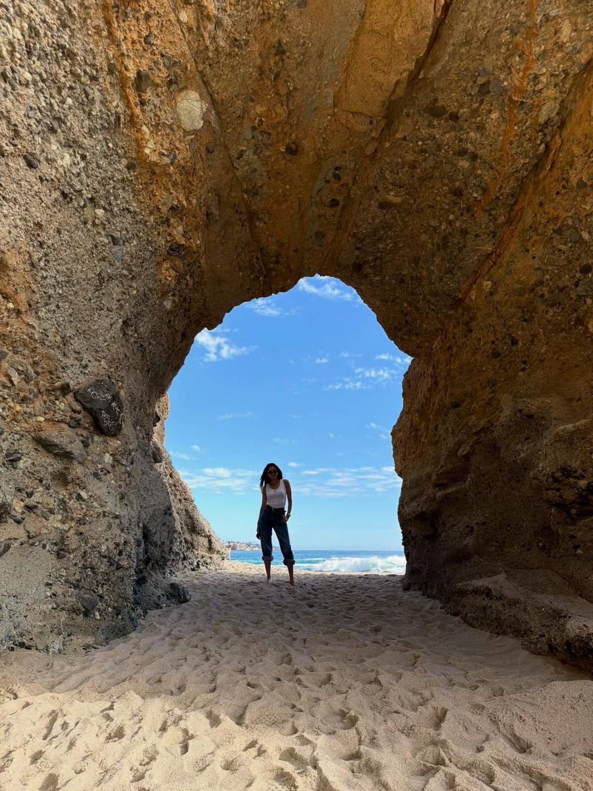 Korean Actress Oh Yoon-ah Stuns with Her Beauty on LA Beach