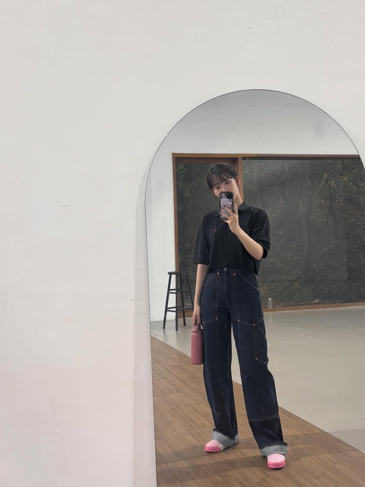 シン・ヒョンビン、年齢を感じさせない美貌を披露