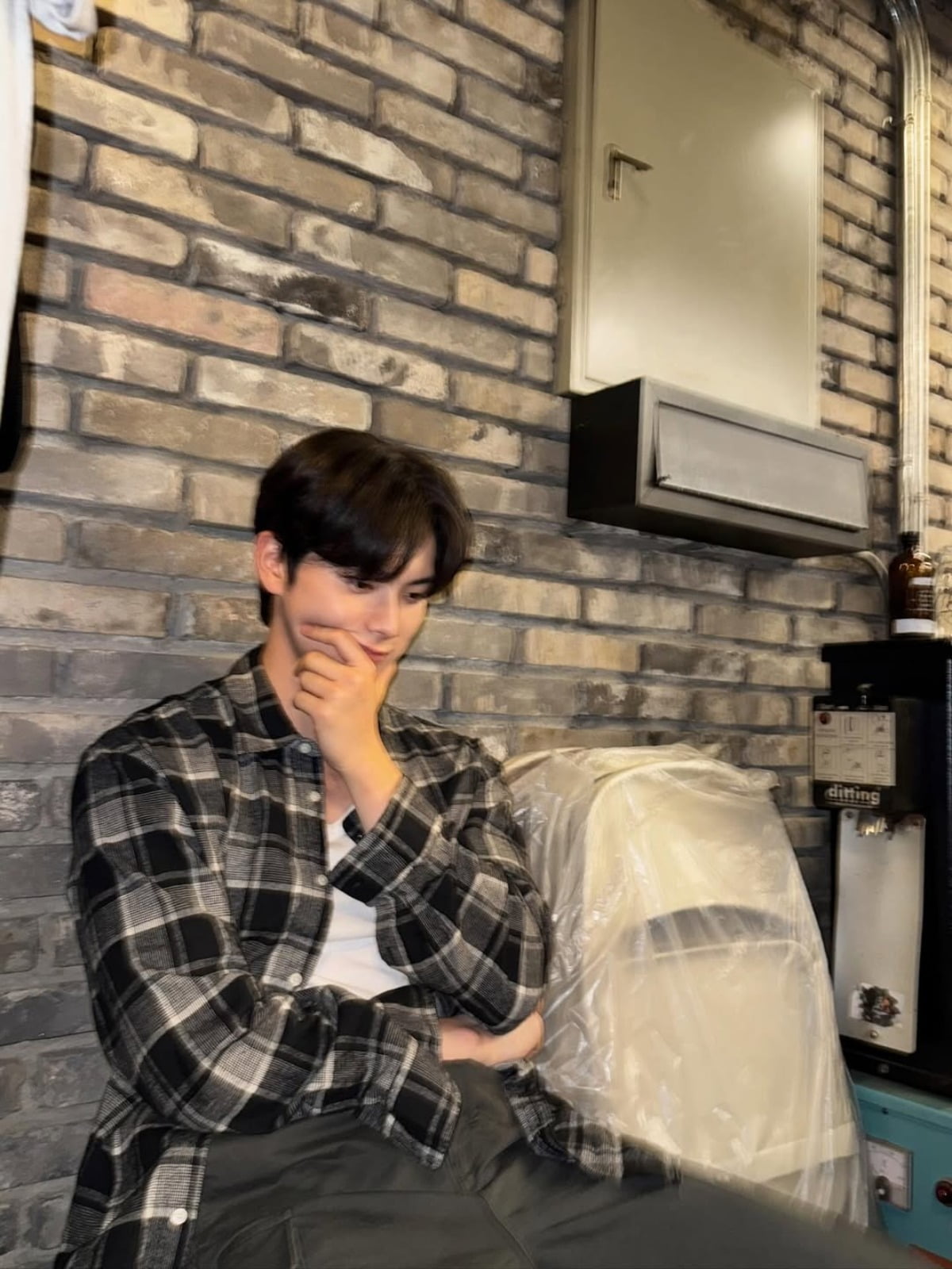 Actor Lee Chae-min Captivates Fans with His Boyish Charm