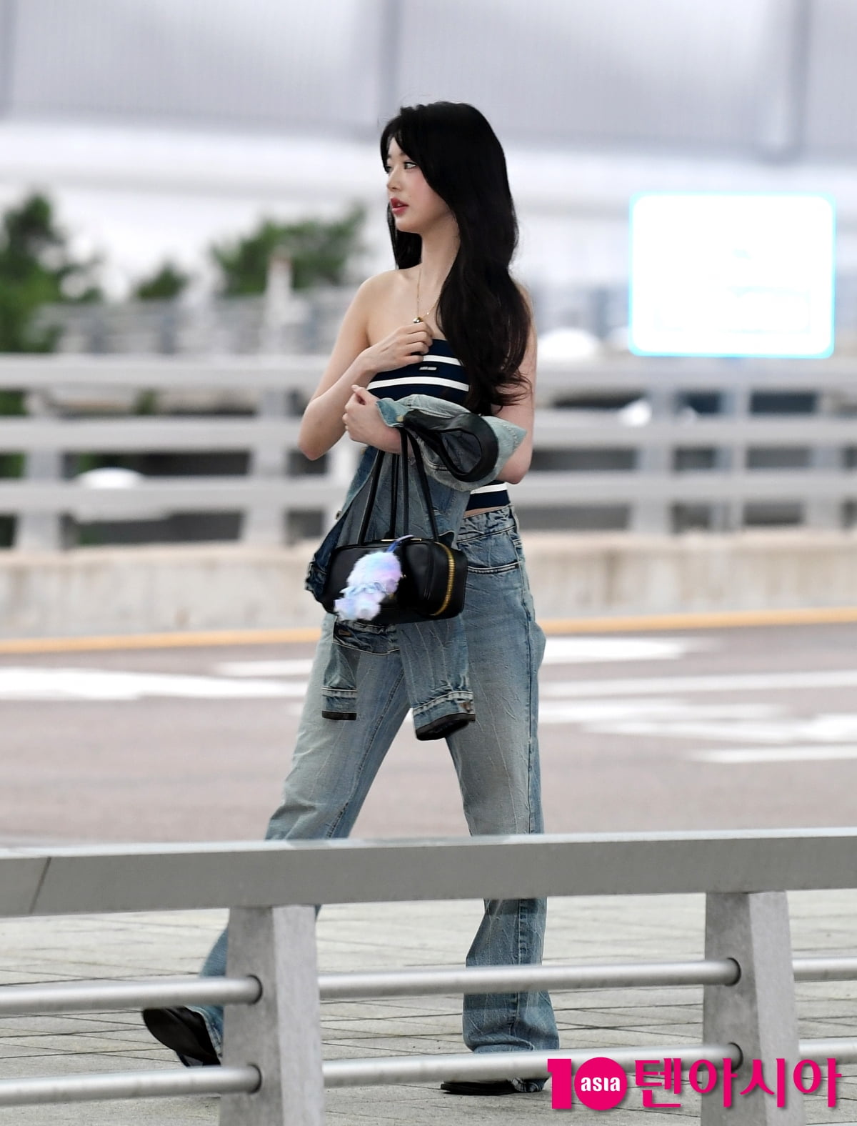 IVE's Jang Wonyoung Departs for Paris from Incheon International Airport