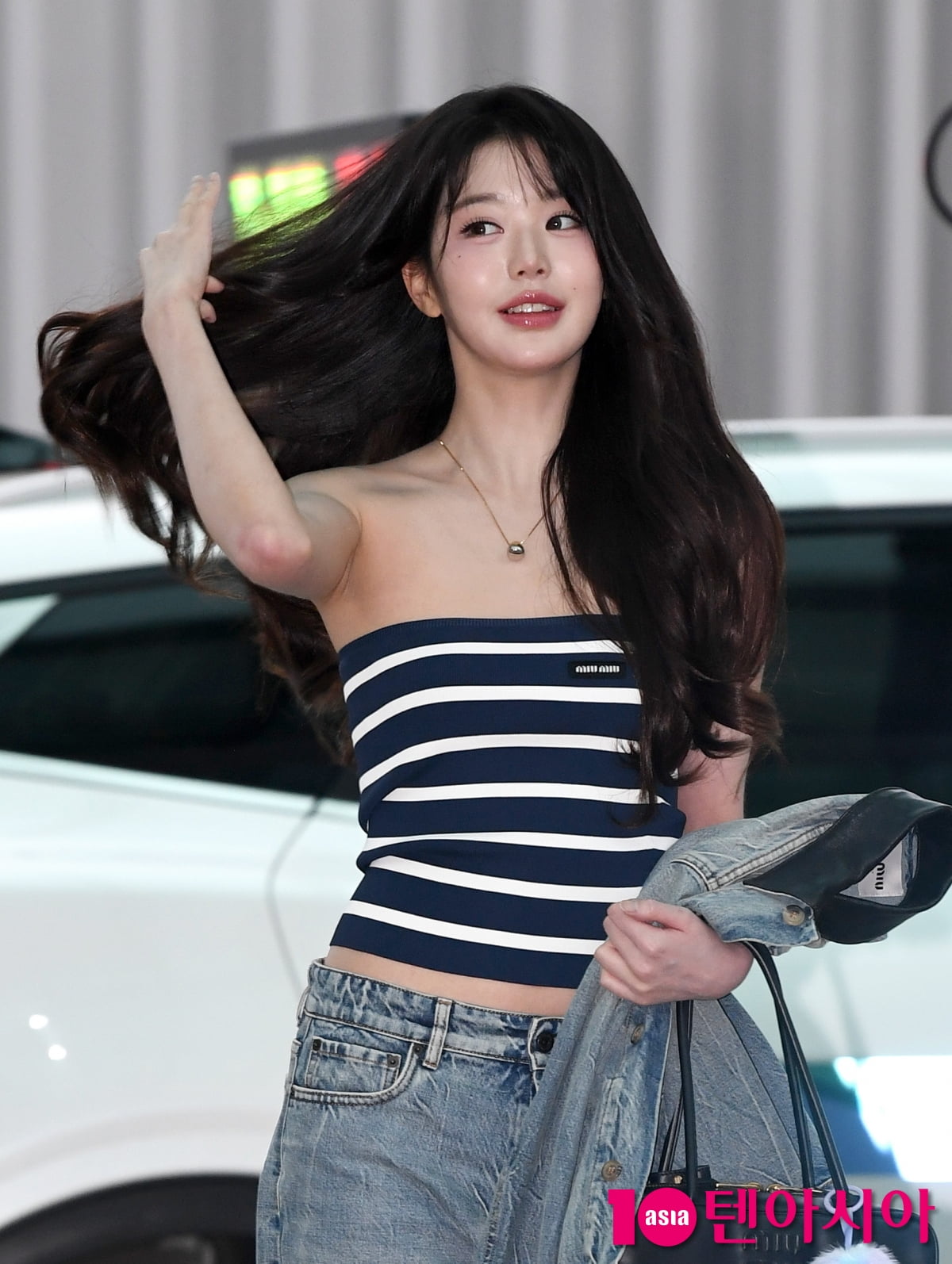 IVE's Jang Wonyoung Departs for Paris: A Fashion Icon in the Making