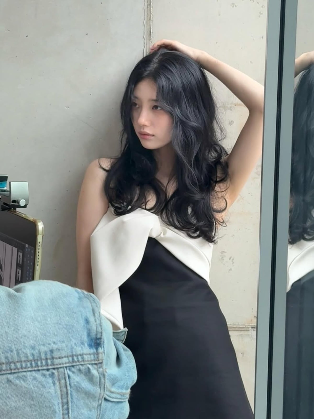 スジ、魅惑的な美しさでファンを魅了