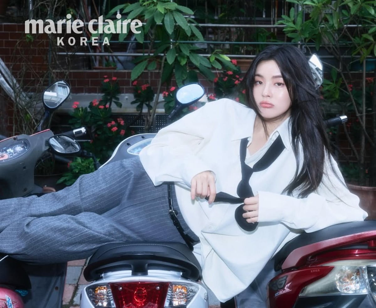 Lee Sun-bin Captivates with Stunning Beauty in Latest Photoshoot
