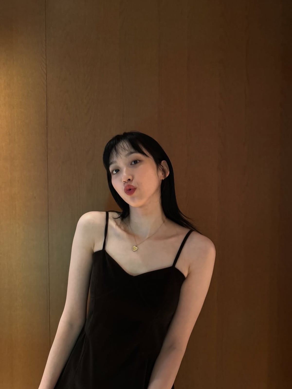 South Korean Actress Han Ji-hyun Captivates Fans with Stunning Instagram Photos