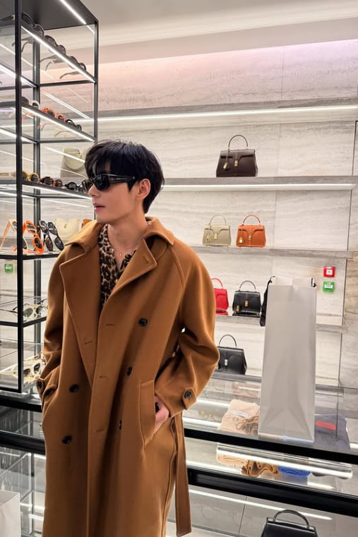 BTS's V Stuns with Sculpted Visuals at CELINE Summer 2026 Show in Paris