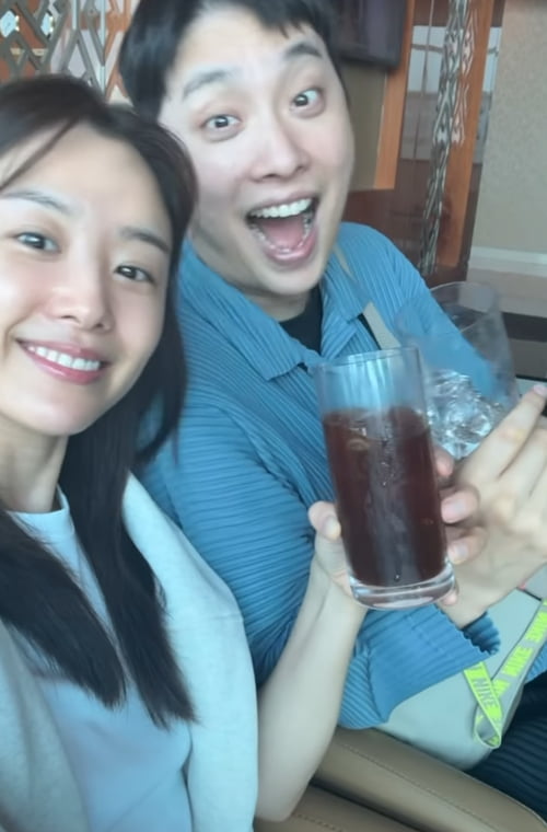 K-Pop Star Song Ji-eun Celebrates First Wedding Anniversary with Heartfelt Message
