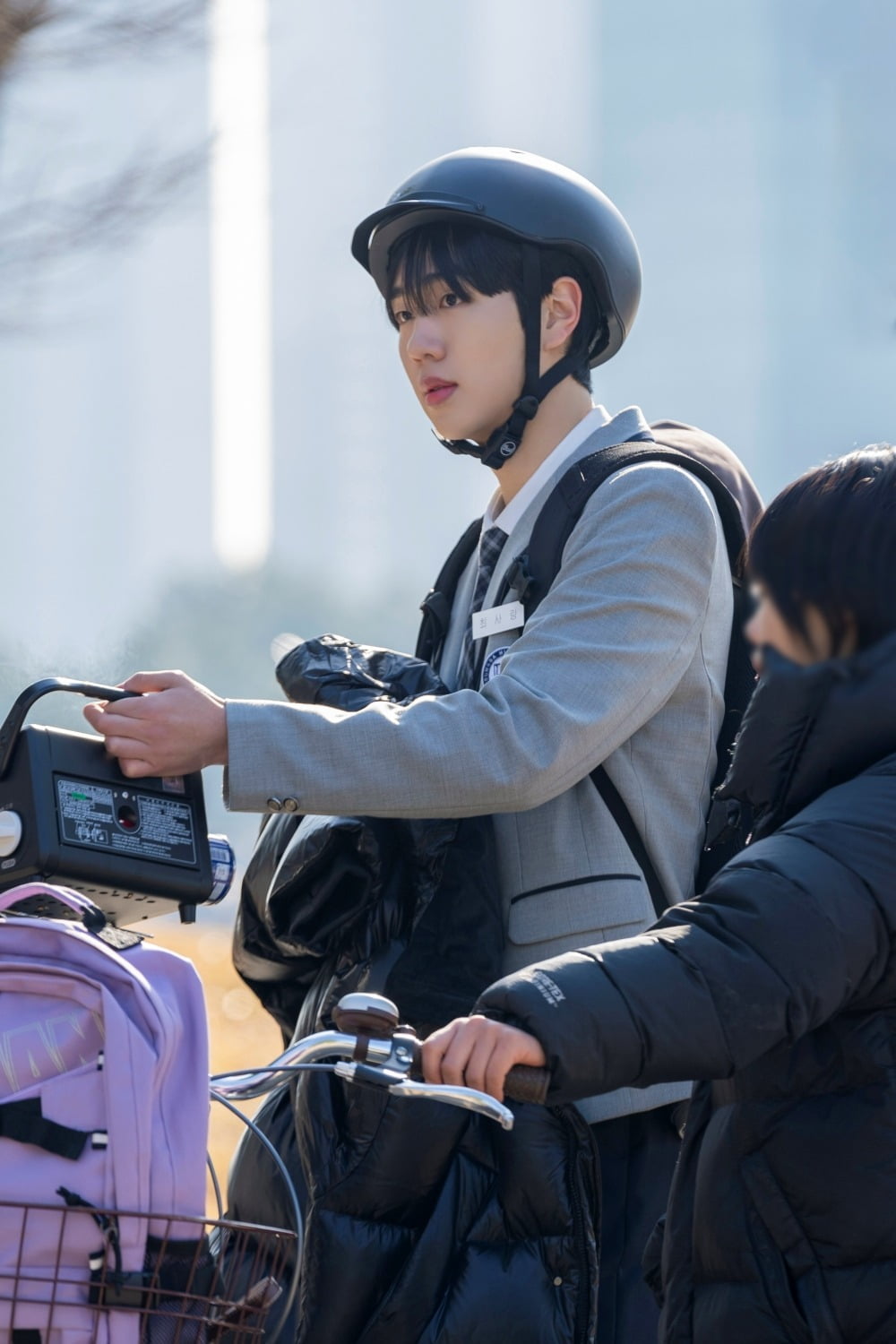 Rising Star Park Jae-hyun Shines in 'My Youth' Amidst Declining Ratings
