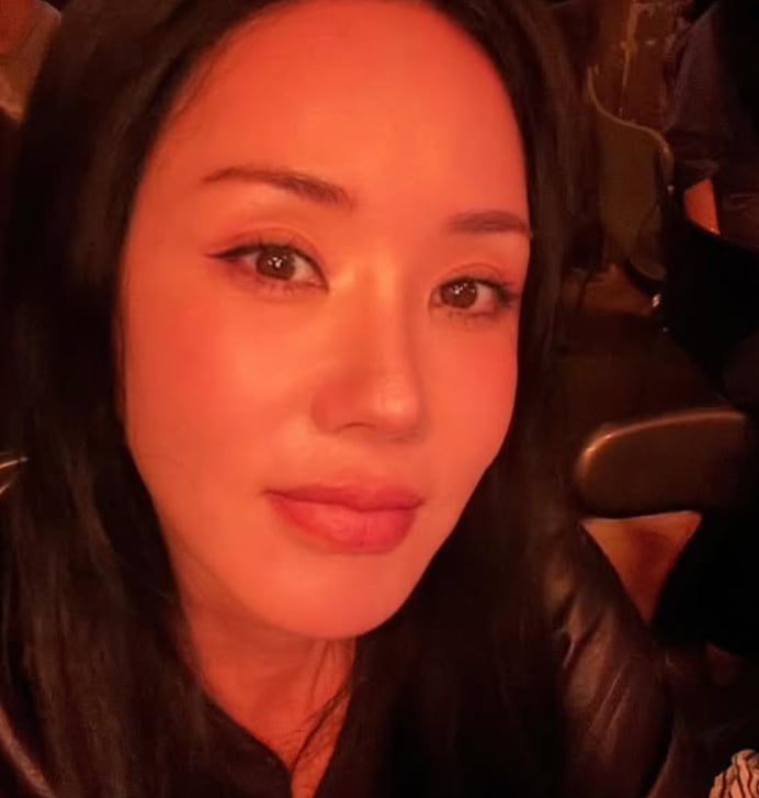 Uhm Jung-hwa Reunites with Close Friend Jung Jae-hyung for a Heartwarming Get-Together