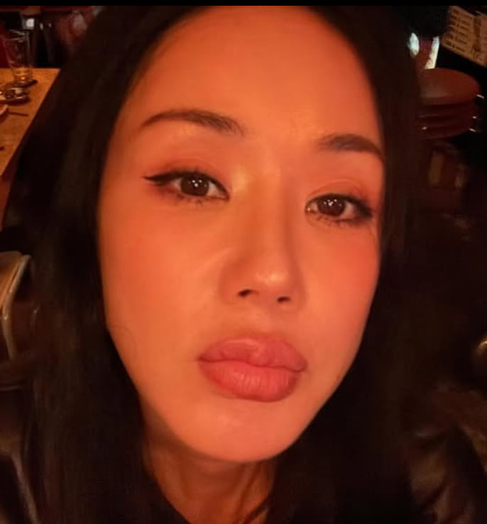 Uhm Jung-hwa Reunites with Close Friend Jung Jae-hyung for a Heartwarming Get-Together