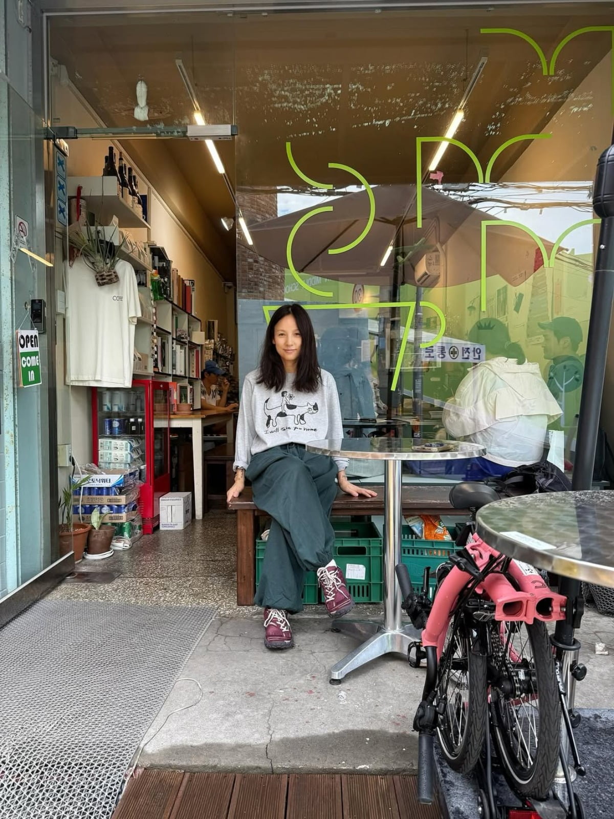 K-Pop Star Lee Hyori Charms Fans with Her Down-to-Earth Style and Animal Welfare Initiative