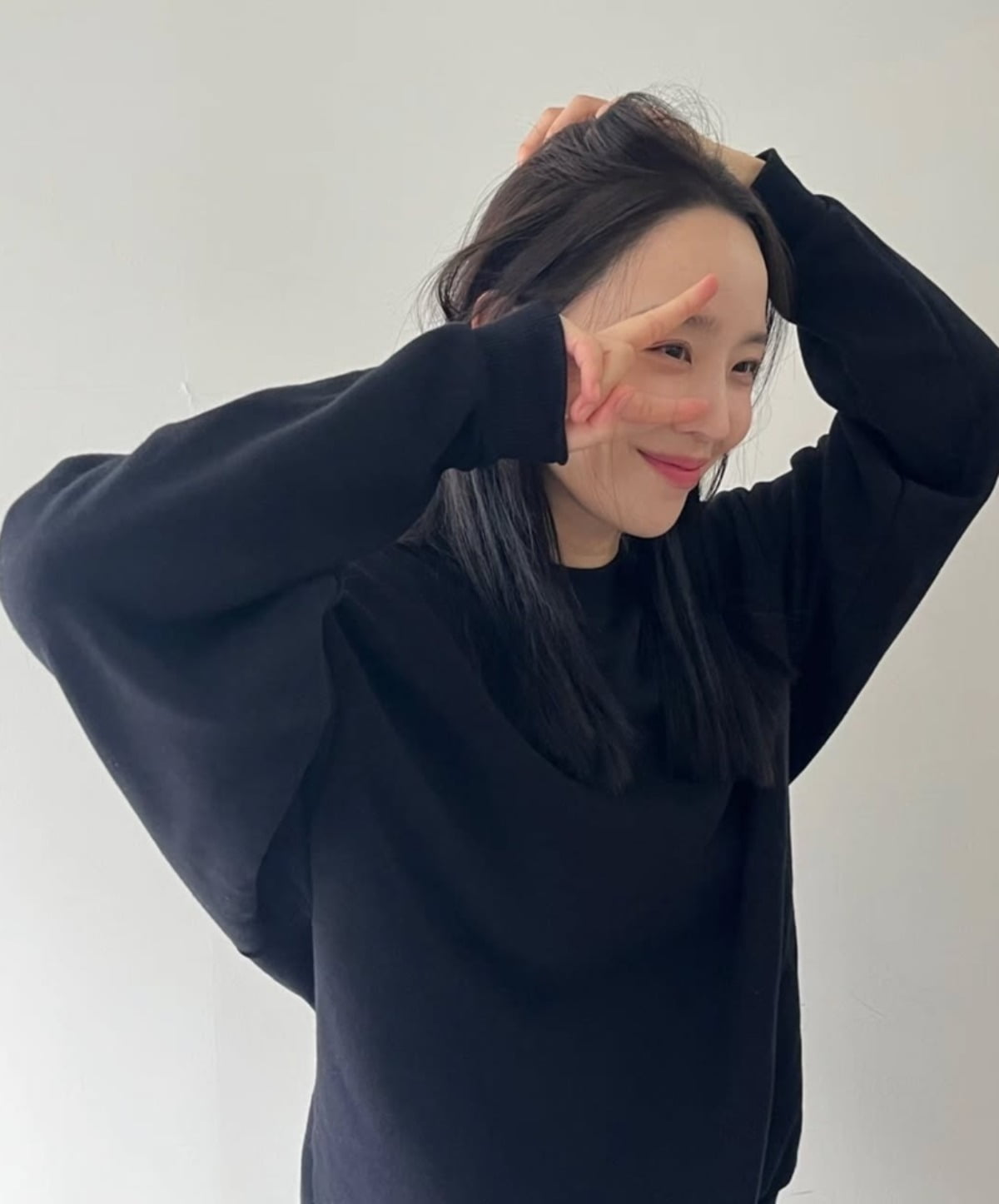 Shin Hye-sun Captivates Fans with Her Natural Beauty on Instagram