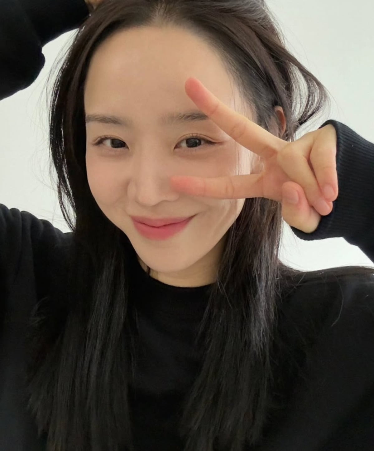 Shin Hye-sun Captivates Fans with Her Natural Beauty on Instagram