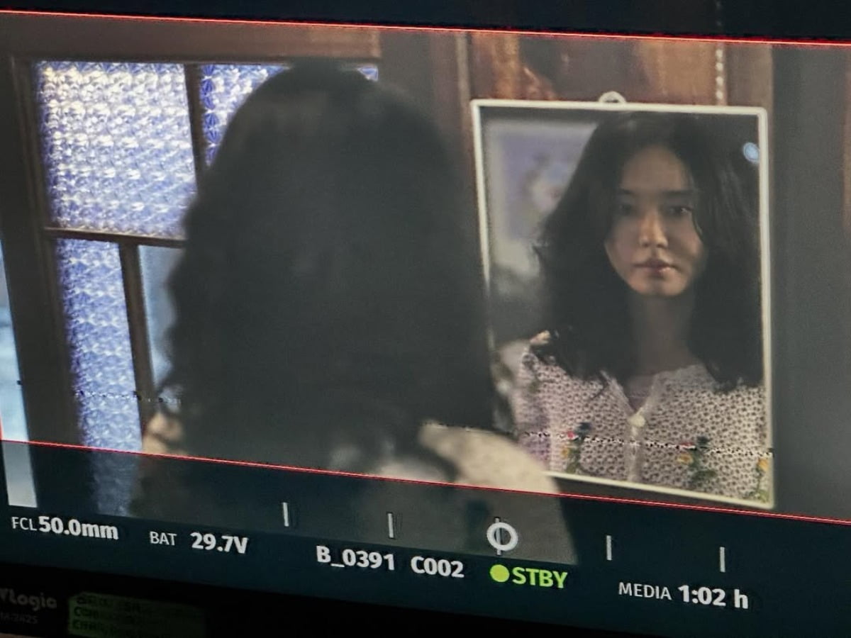 Ahn Eun-jin Captivates with Enchanting Beauty and Upcoming Projects