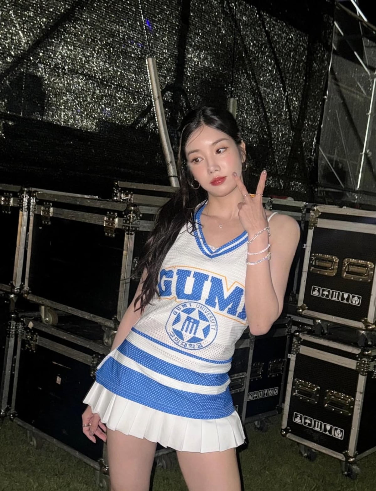 Kwon Eun-bi Stuns as the Autumn Goddess with Chic Fashion and New Property Purchase