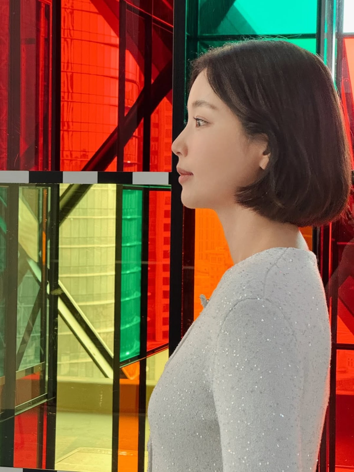 Korean Actress Ki Eun-se Stuns with Timeless Beauty at Michelin-Starred Restaurant in Macau