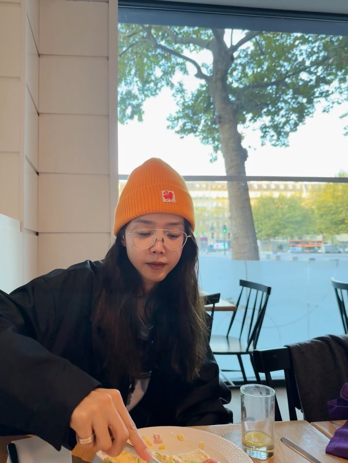 Korean Actress Chae Jung-an Captivates Paris with Her Stunning Beauty and Style