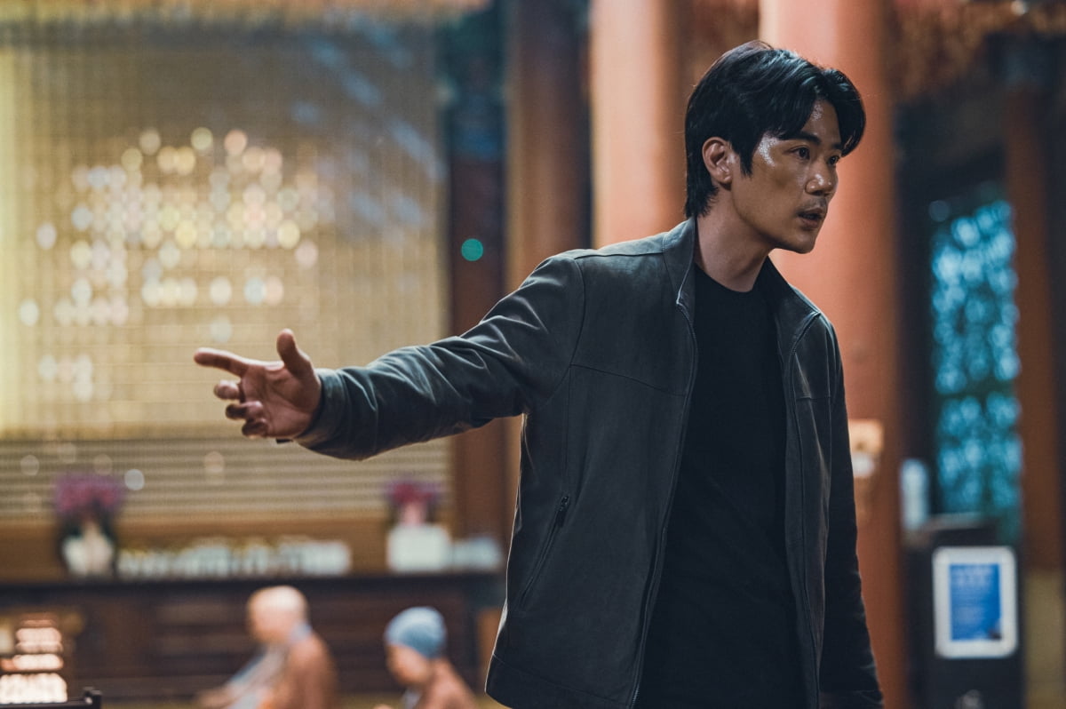 Director Kang Yoon-sung Unveils Korea's First AI-Driven Feature Film 'Jungang-gye'