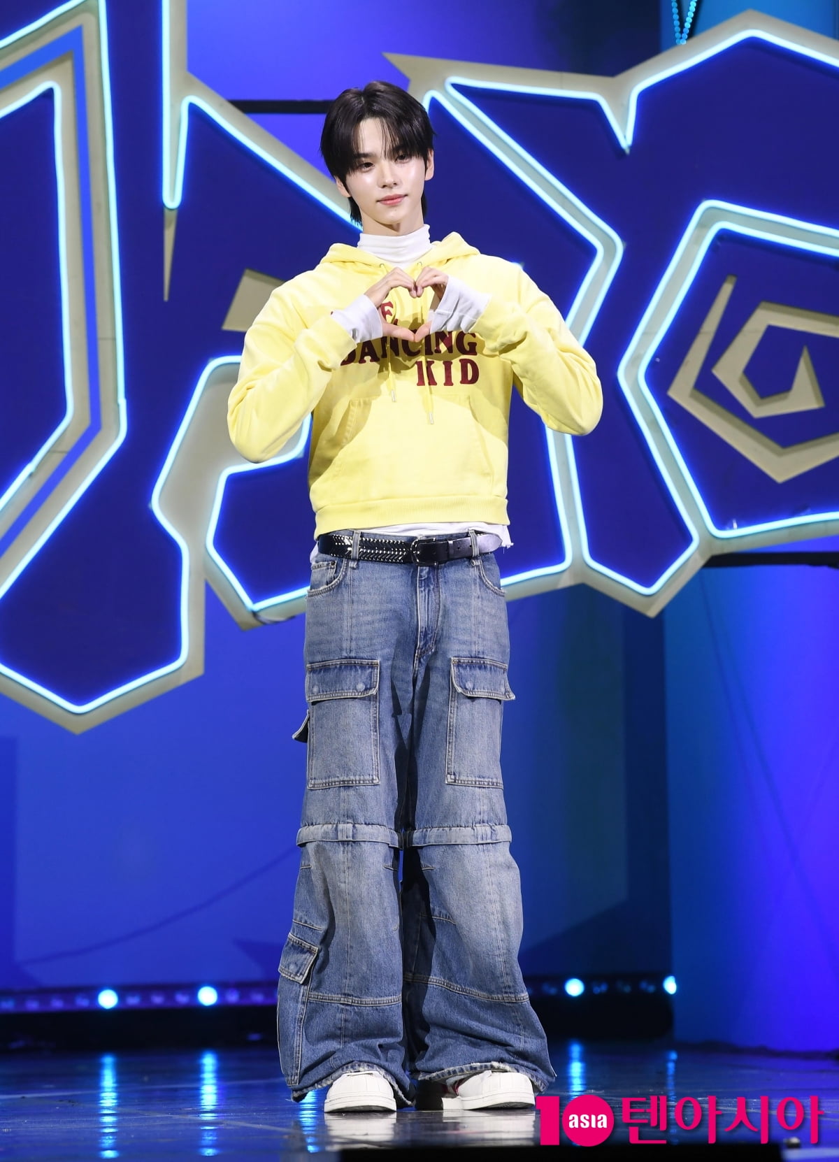 TWS's Shinyu Shines at 'Play Hard' Showcase in Seoul