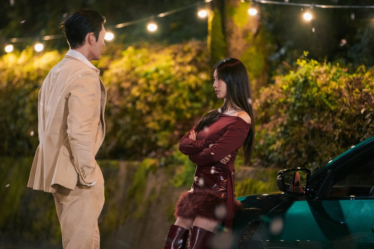 Netflixシリーズ『魔法のランプにお願い』、公開2週目も話題沸騰！スジとキム・ウビンのカップルが注目の的に