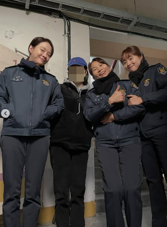 Song Ji-hyo Transforms into a Prison Guard for Upcoming Film 'House of the Meeting'