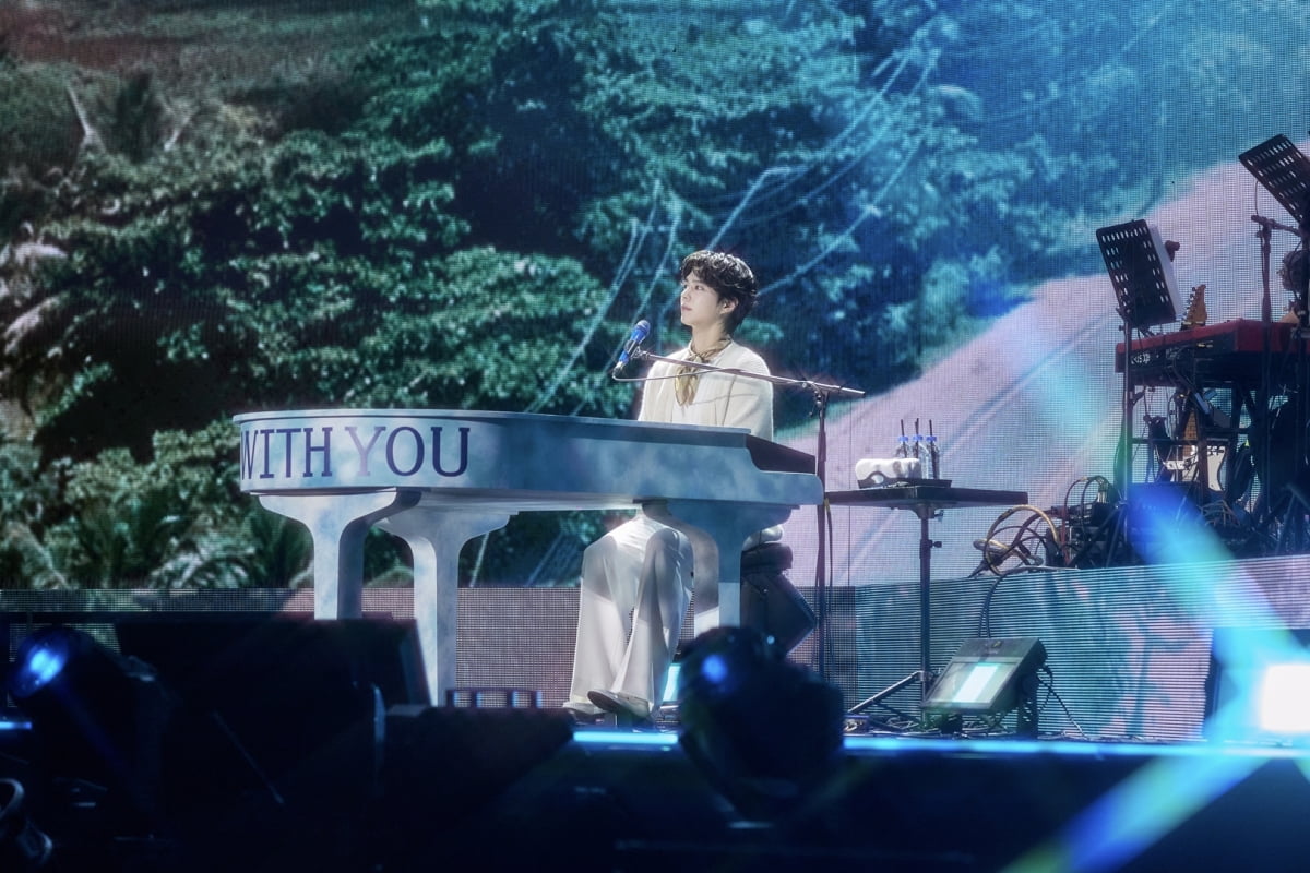Park Bo-gum Concludes Successful 2025 Fan Meeting Tour with Grand Finale in Seoul