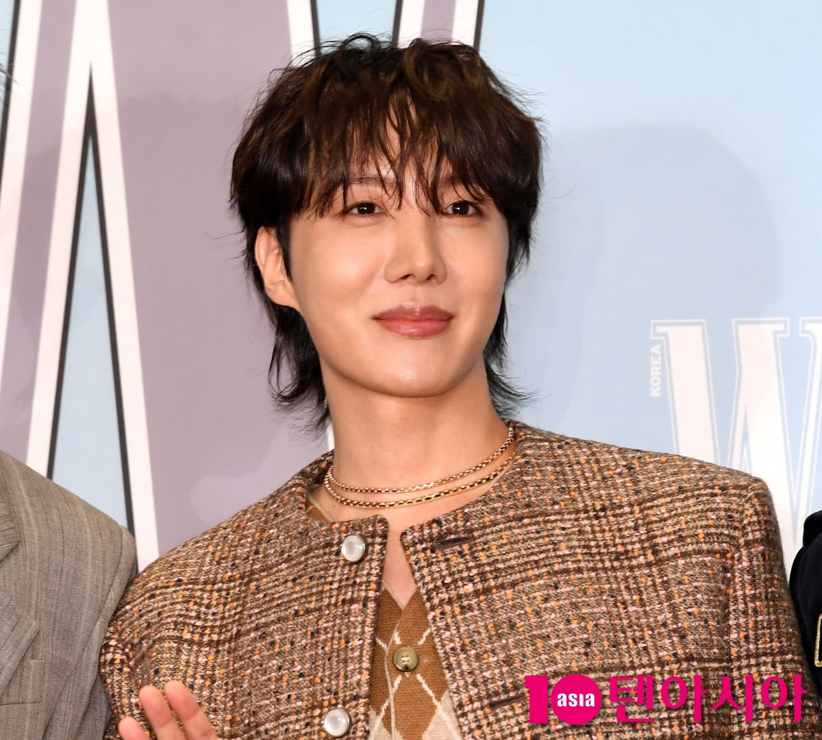 BTSのジェイホープ、W Koreaの乳がん認識向上キャンペーンに参加